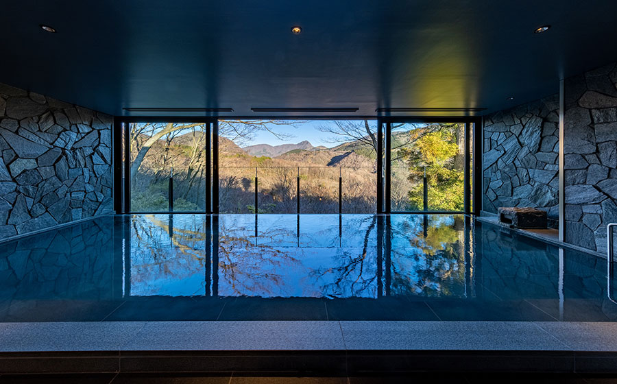 Large communal bath with panoramic view